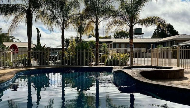 Pool - Tooleybuc Motel