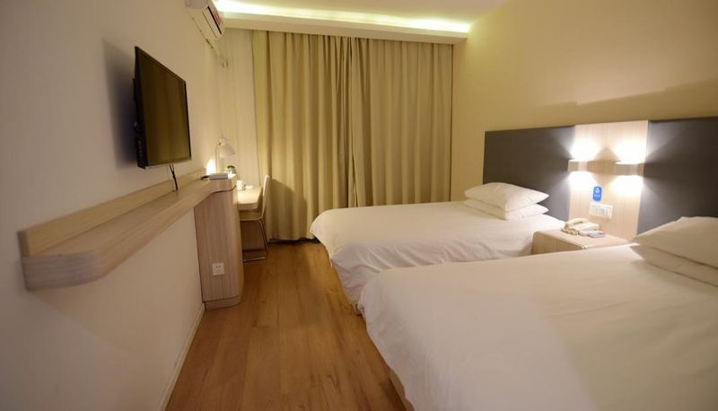 Zimmer - Hanting Yangzhong Pedestrian Street Hotel Yangzhong Buxing Street