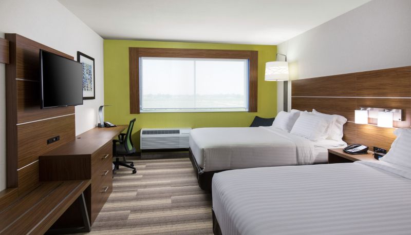 Room - Holiday Inn Express VISALIA - SEQUOIA GATEWAY AREA by IHG