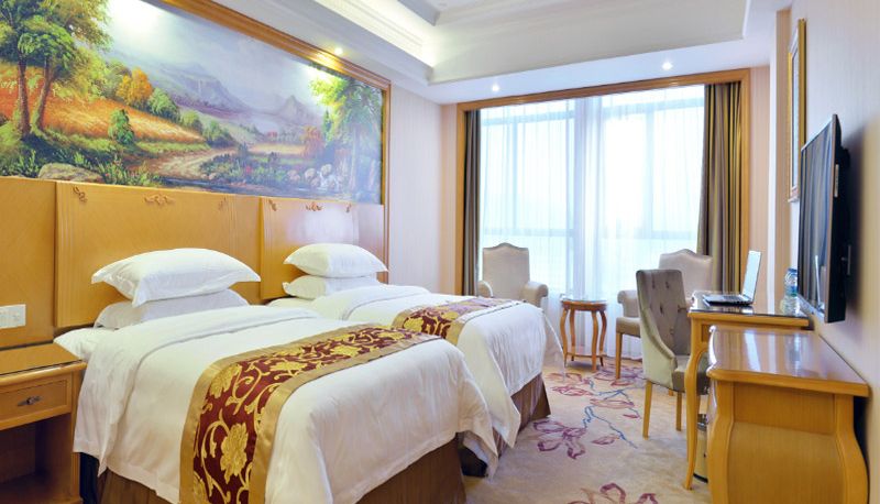 Camera - Vienna International Hotel  Guangdong Meizhou spin Dingzi Bridge