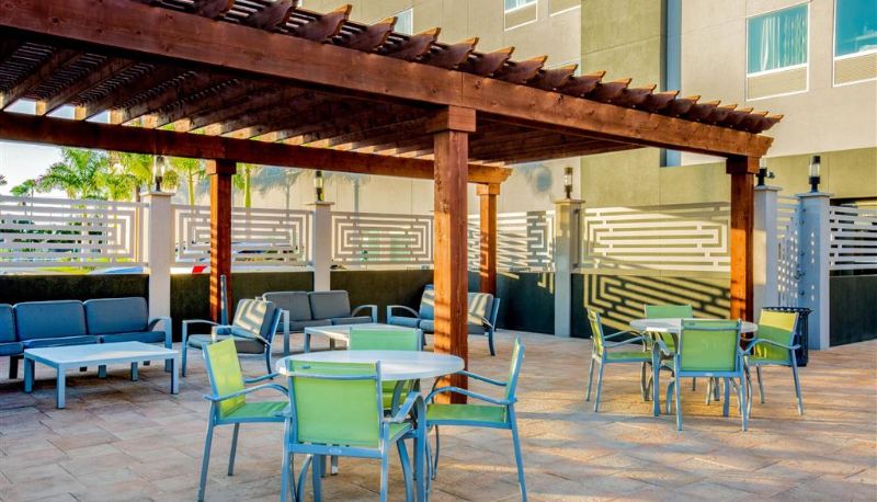 Vista interna - La Quinta Inn & Suites by Wyndham McAllen Convention Center