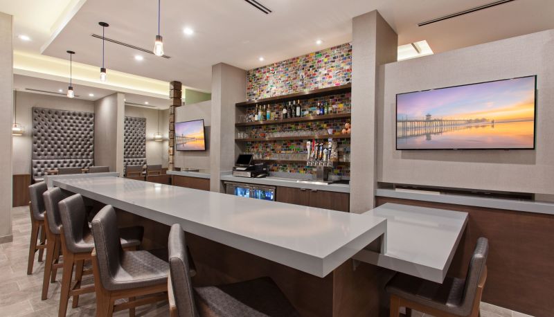 Hall - SpringHill Suites by Marriott Huntington Beach Orange County
