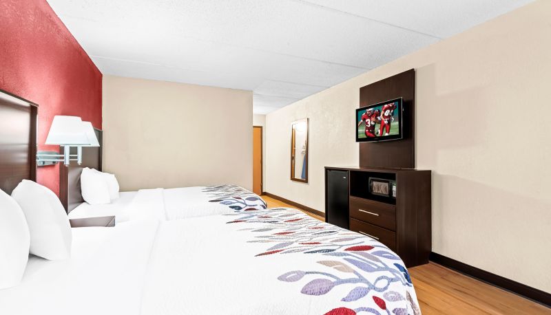 Room - Red Roof Inn Cortland