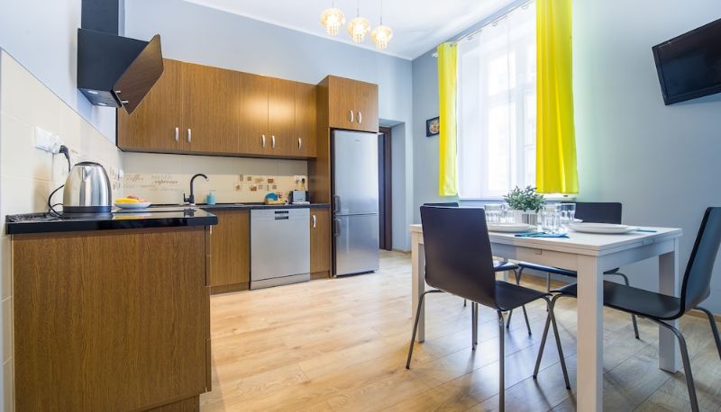 Info - Friendhouse Apartments - Train Station Area