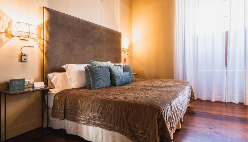 Info - LA LAGUNA GRAN HOTEL