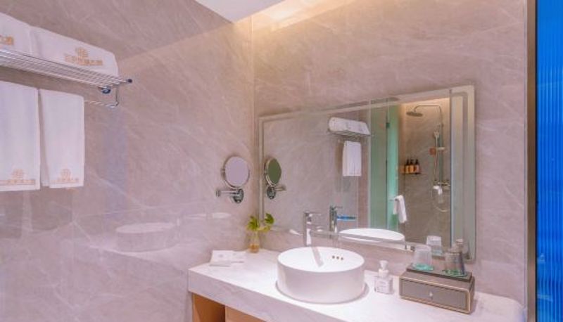 Camera - Xinjiang Plaza Holiday Hotel