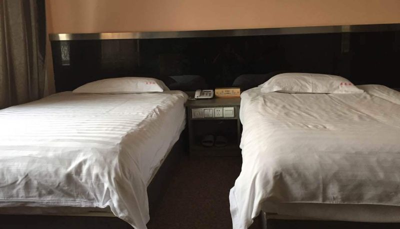 Kamer - Yatai Holiday Express Hotel