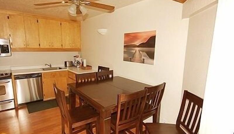 Info - 48 3 Bedroom Condo by RedAwning 489 Ala Wai