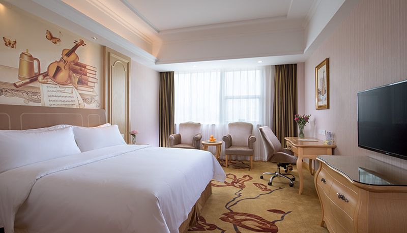 Zimmer - ZHuguang Metrro Station) vienna hotel(shenzhen Science Park North Chinese Only