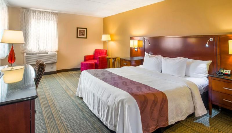Camera - Quality Inn & Suites
