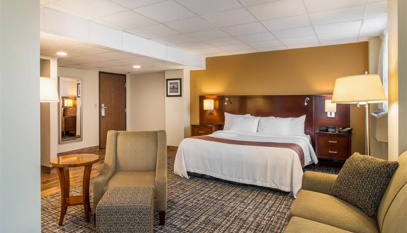 Camera - Quality Inn & Suites