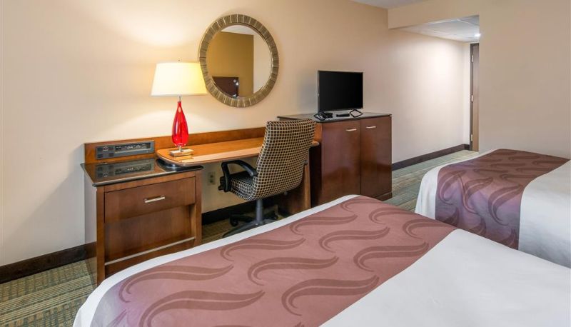 Camera - Quality Inn & Suites