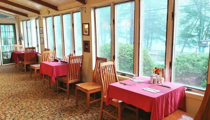 Restaurant - The Inn at Starlight Lake
