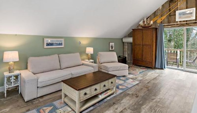Suite - Inn at the Oaks
