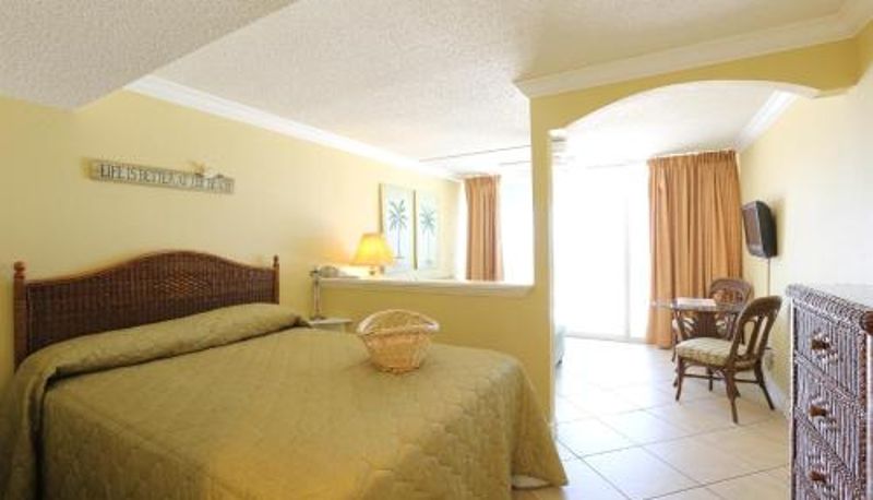 Daire - Barefoot Beach Club