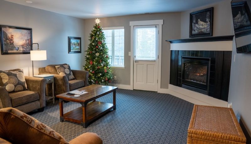 Info - Blue Elk Inn