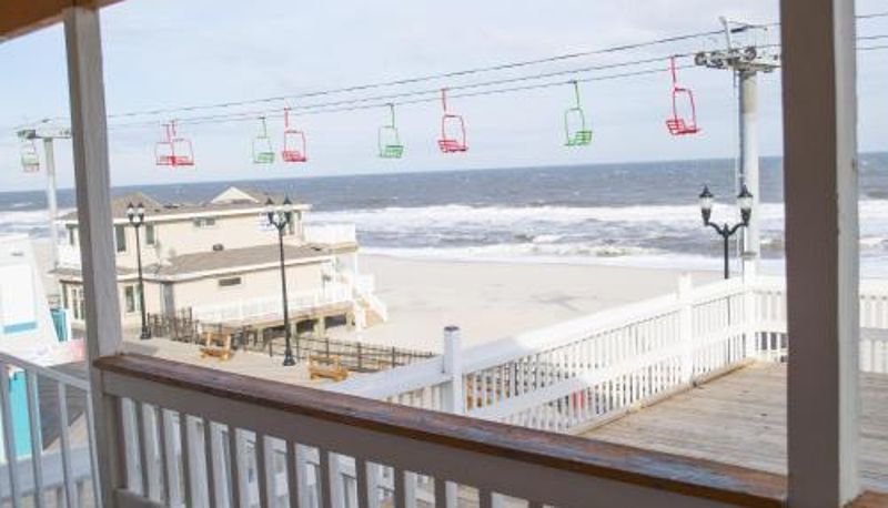Vue - Boardwalk Hotel Charlee & Apartments Beach Hotel Oceanfront