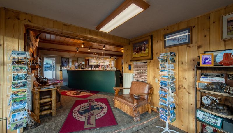 Hall - Antler Inn