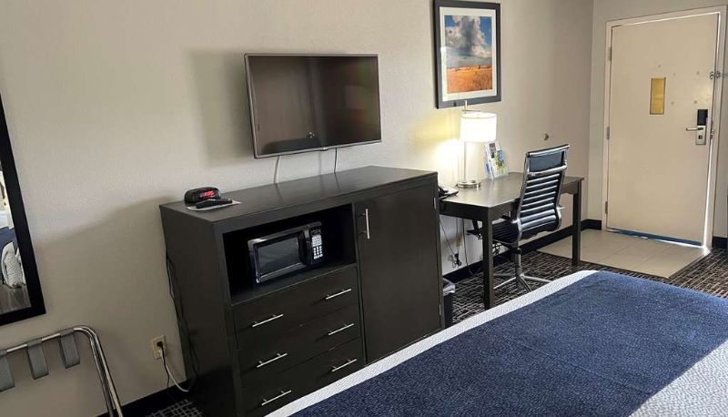 Camera - Days Inn by Wyndham Grove