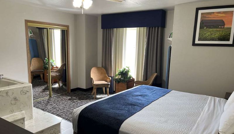 Camera - Days Inn by Wyndham Grove