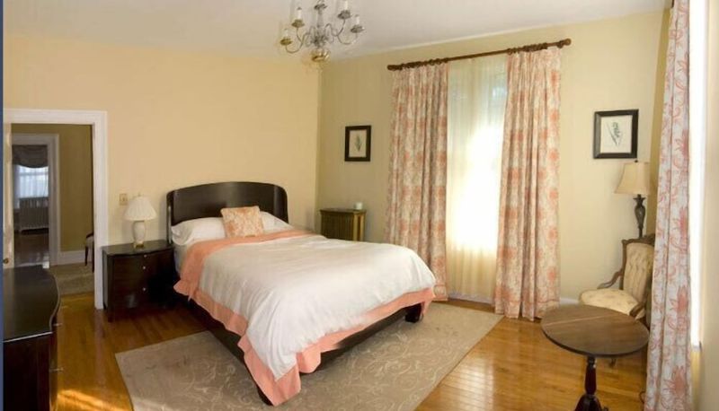 Info - A Kingston Bed & Breakfast