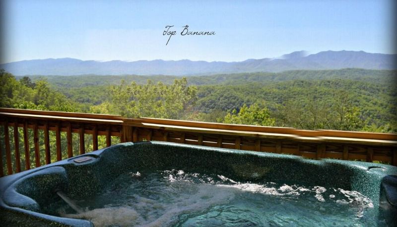 Room with balcony - Cove Creek Cottage