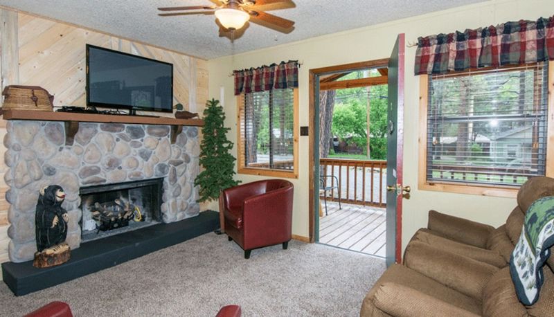 Standard room - Upper Canyon Inn & Cabins