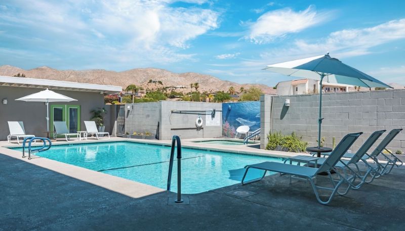 プール - Desert Hot Springs Inn