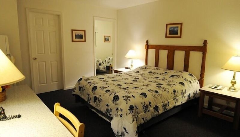 Standardzimmer - Burney Motel