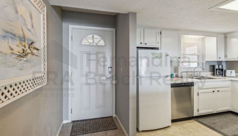 Apartment - Easy Acces to the Pool and Private Walkway to the Beach by RedAwning Ocean View Condo