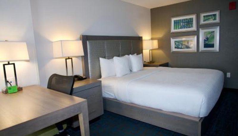 Tripla - La Quinta by Wyndham St. Paul-Woodbury