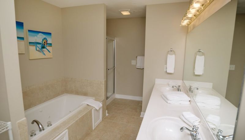 Cuarto de baño - Grand Cayman I Holiday Home 8 bedroom By Affordable Large Properties