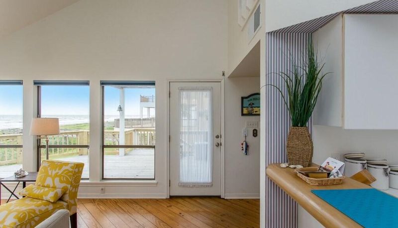 Apartment - By The Sea 5 Bedroom Home