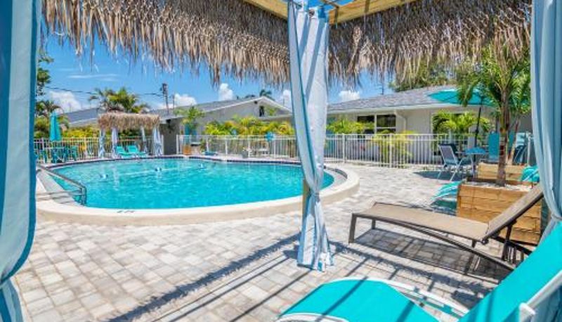 Piscina - Latitude 26 Waterfront Boutique Resort - Fort Myers Beach