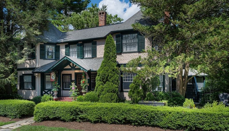 Bilgi - Pinecrest Bed & Breakfast