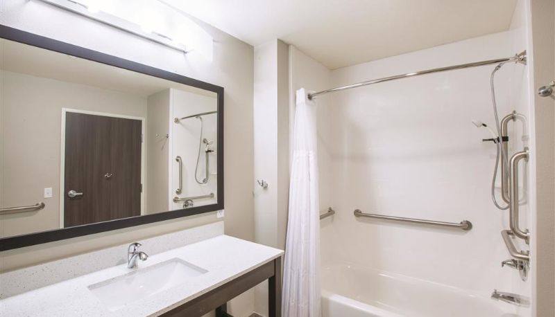 Habitación - La Quinta Inn & Suites by Wyndham Tulsa Broken Arrow