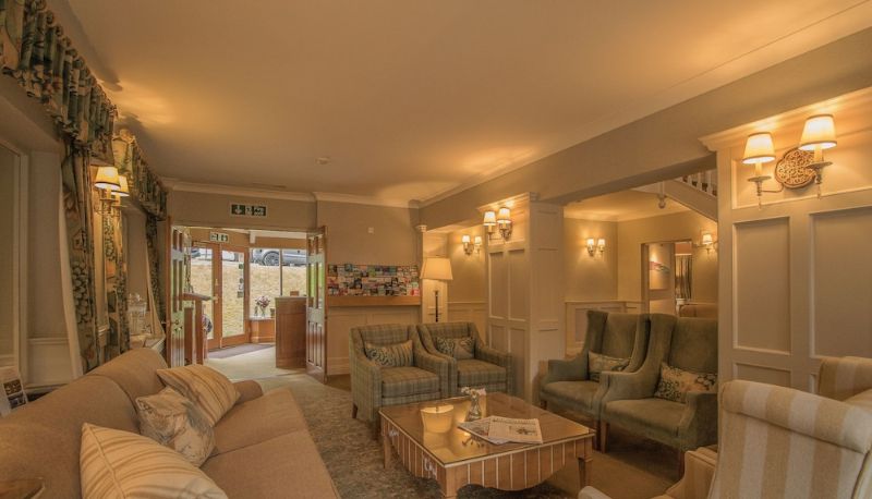 Hall - Cragwood Country House Hotel