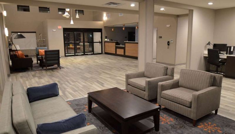 Lobby - Wyndham Garden New Roads / False River