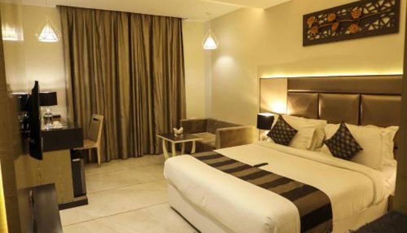 Room - THE IMPERIAL GRAND
