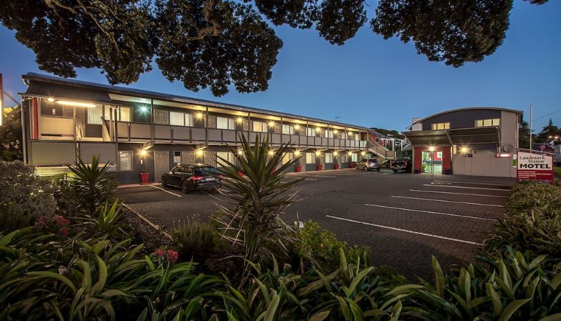 Informacje - Landmark Manor Motel