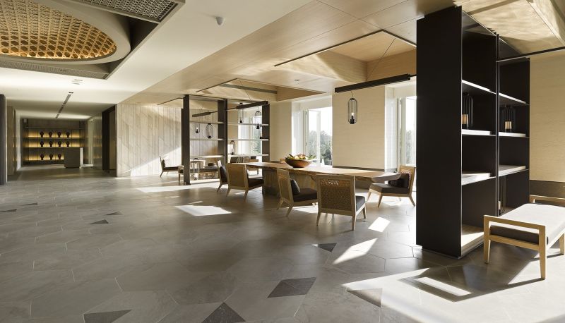 Lobby - Gloria Manor