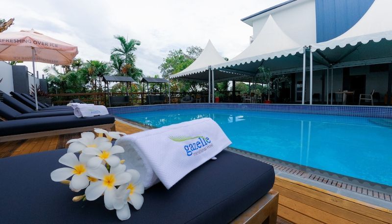Piscina - Gazelle International Hotel