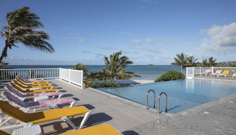 Piscina - C Rodrigues Mourouk