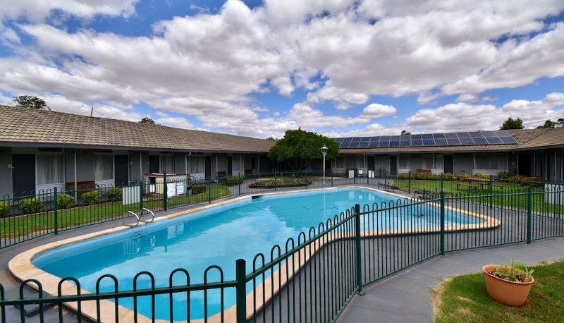 Piscina - Townhouse Motel