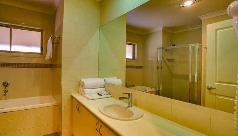 Badkamer - Murray Waters Motor Inn & Apartments