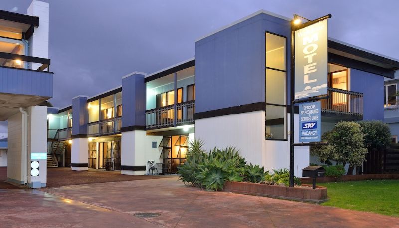 Hall - Waikanae Beach Motel