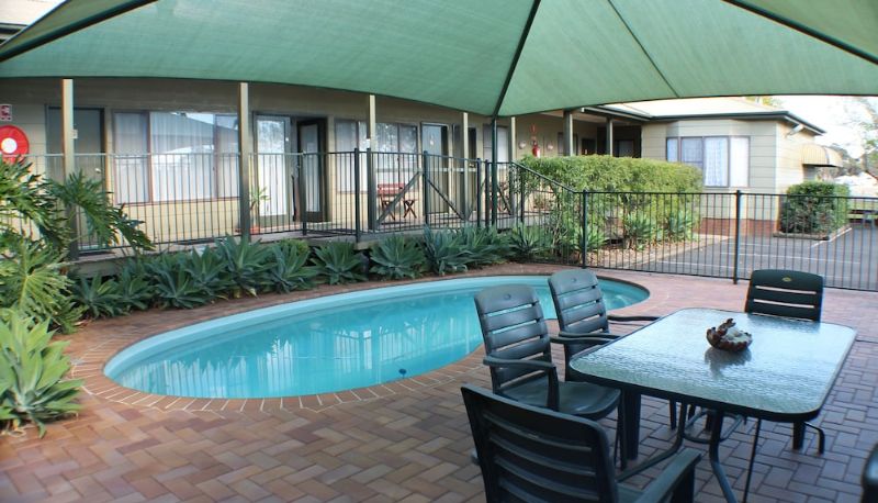 Pool - Lake Forbes Motel