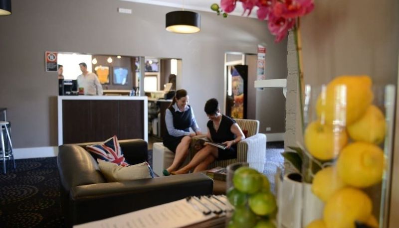Info - Crossroads Hotel Narrabri