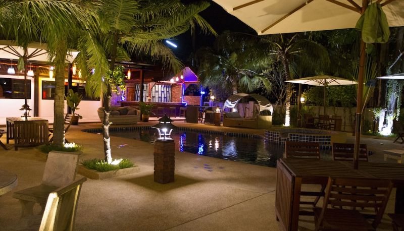 Pool - Vantage Resort