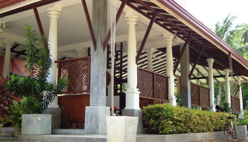 Hotel Außenbreich - Riverside Cabanas